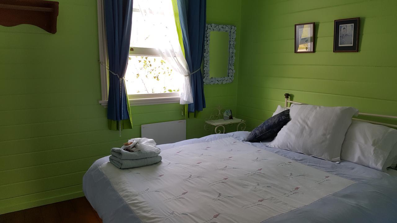 The Old Post Office Guesthouse B&B Paparoa Esterno foto